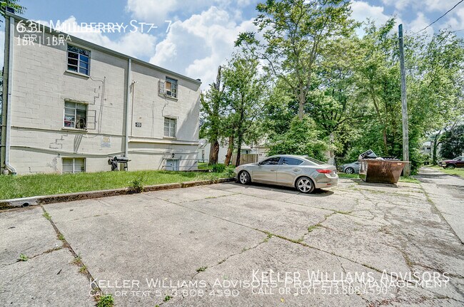 Building Photo - 631 Mulberry St