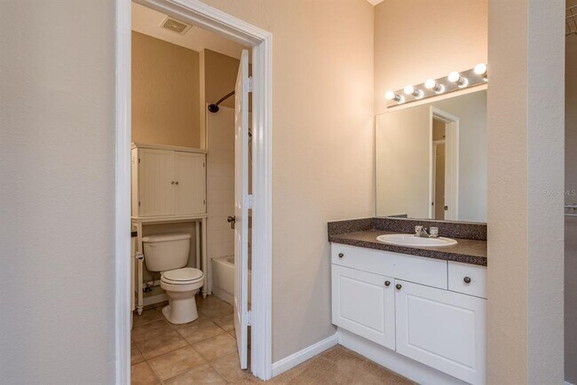 Building Photo - 2107 Portofino Pl