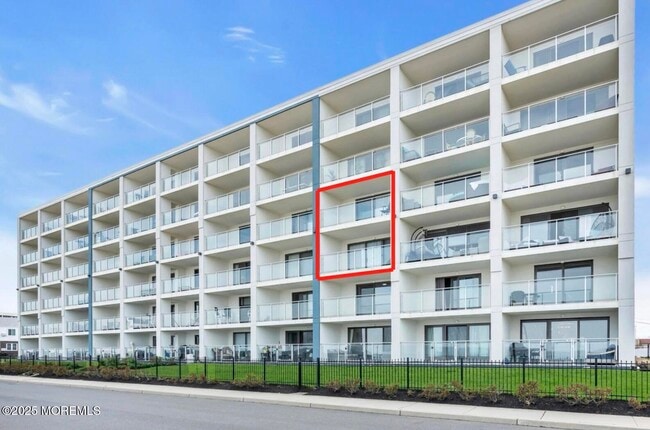 Building Photo - 510 Ocean Ave N