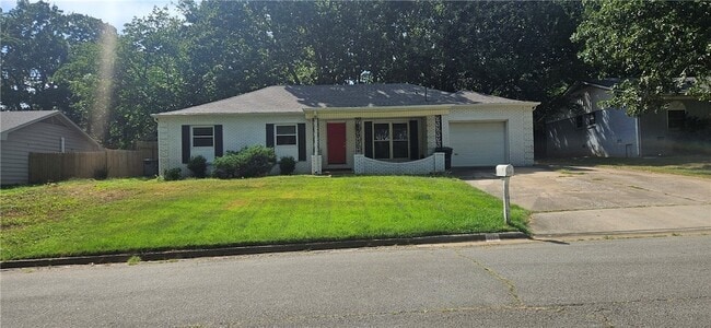 Primary Photo - 2117 N Briarwood Ln