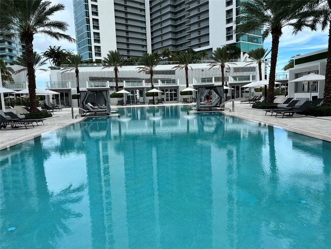 Building Photo - 851 NE 1st Ave