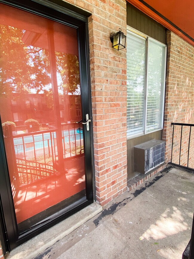Building Photo - 3600 Hillsboro Pike