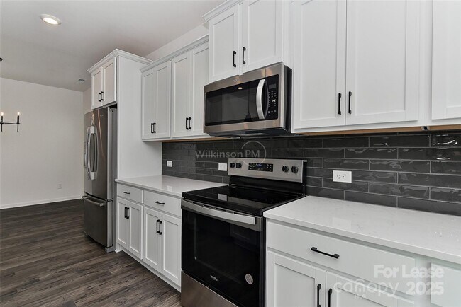 Building Photo - 561 Scotch Meadows Loop