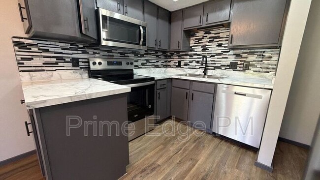 Building Photo - 1741 Ridgehaven Ct