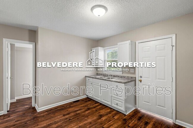 Building Photo - 2210 E Market St