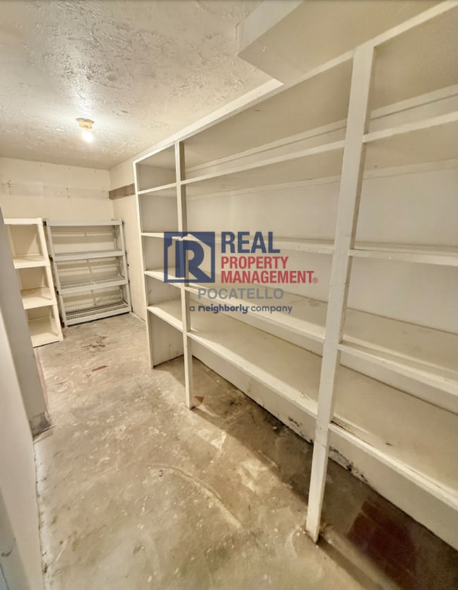 Building Photo - 60-66 Mountain Drive