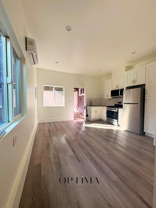 Building Photo - $500 Move-In Special! | Private Studio Home in Lake Balboa