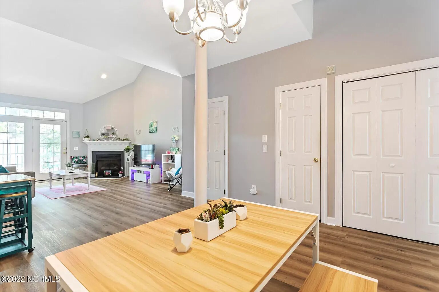 Building Photo - 5006 Carleton Dr