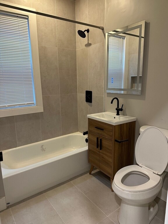 Building Photo - 5 Carson St