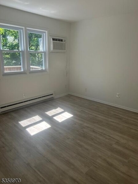 Building Photo - 362 Rutherford Ave