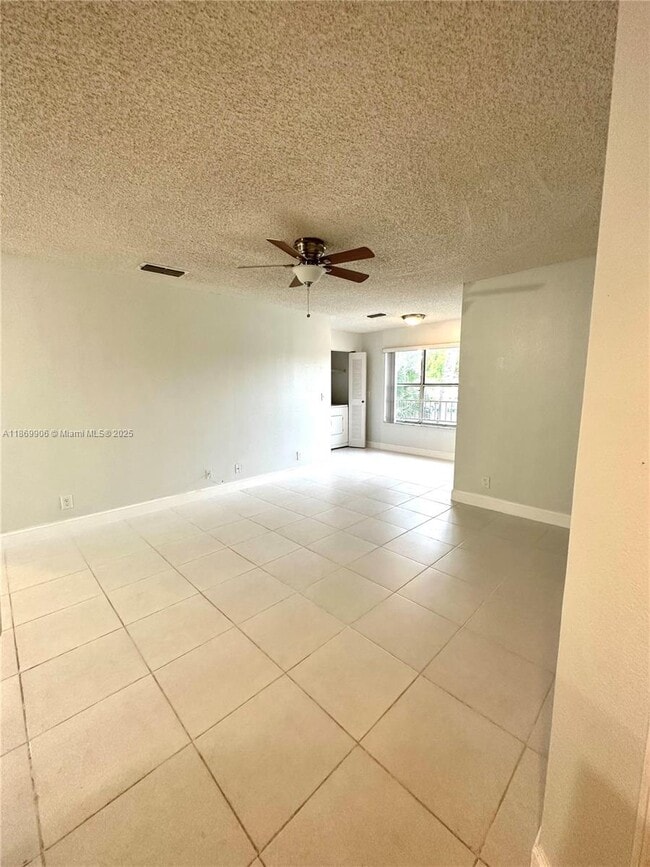 Building Photo - 3390 Pinewalk Dr N