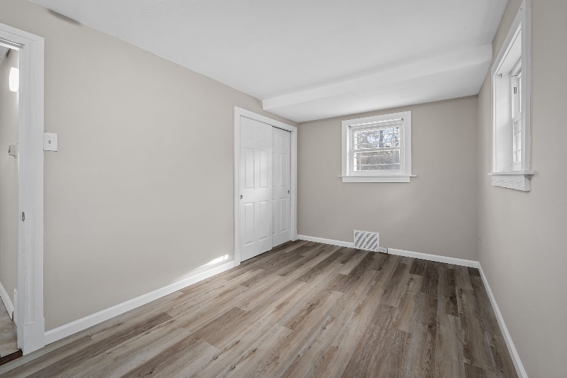 Building Photo - 807 Thomas Ave