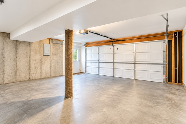 Building Photo - 5445 Redbird Cove