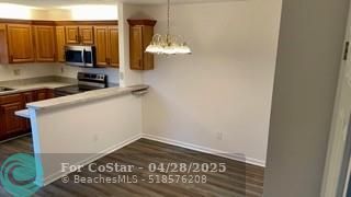 Building Photo - 1440 N Lawnwood Cir