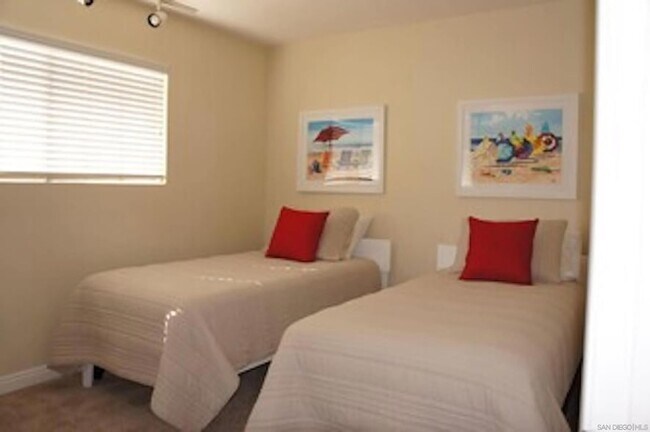 Building Photo - 358 H Ave