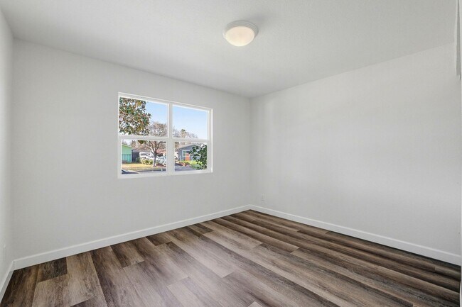 Building Photo - Recently Upgraded 3 Bedroom Home in San Jose
