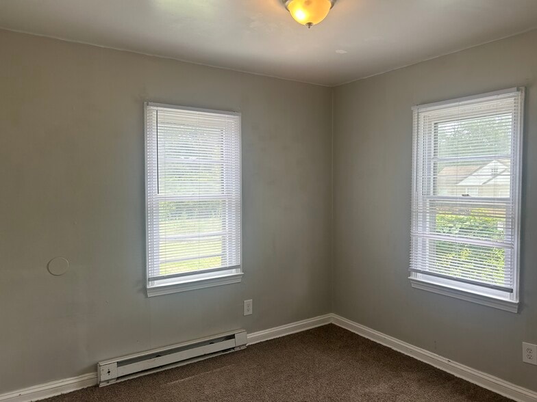 Building Photo - 713 Tallman Cir
