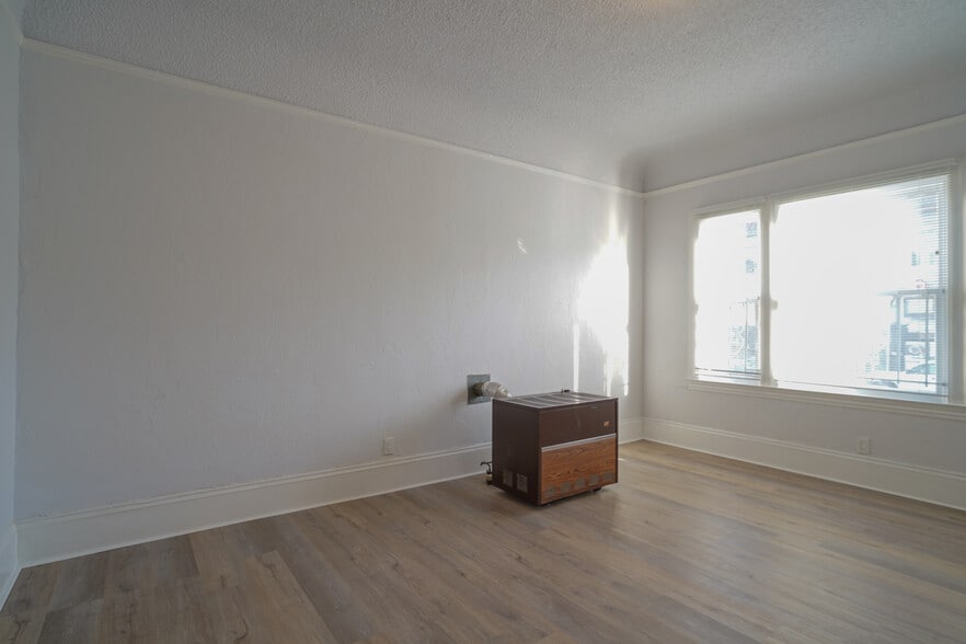 Building Photo - 185 10th St