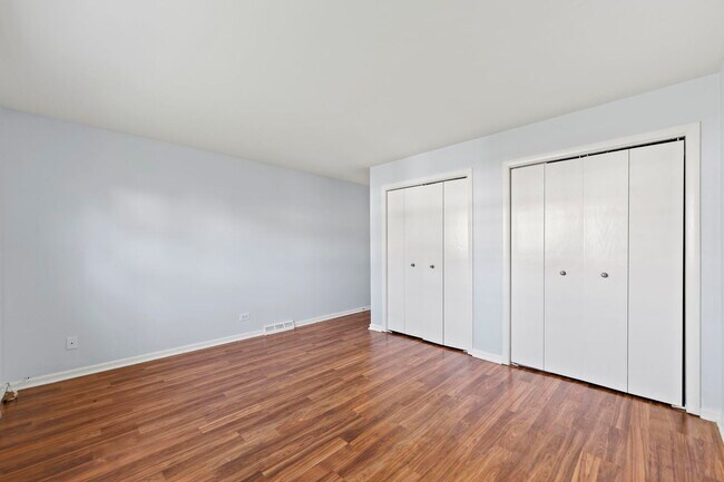Building Photo - 1000 E Callero Cir