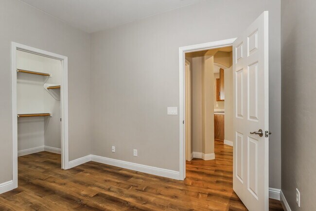 Building Photo - 2650 E Wildhorse Pl