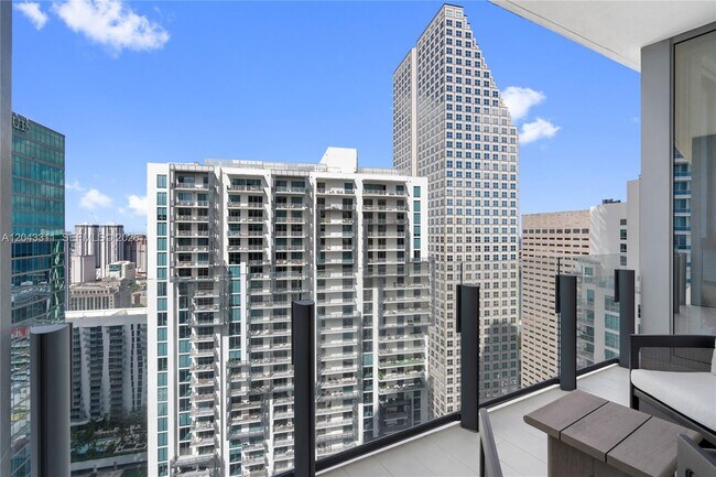 Building Photo - 300 Biscayne Blvd Way