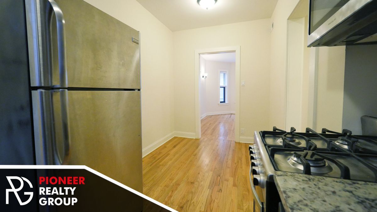 Building Photo - 4034 N Ashland Ave