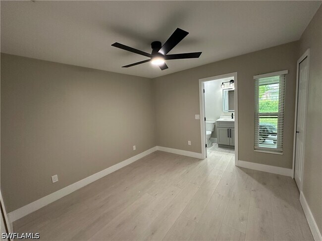 Building Photo - 9155 Seville Rd