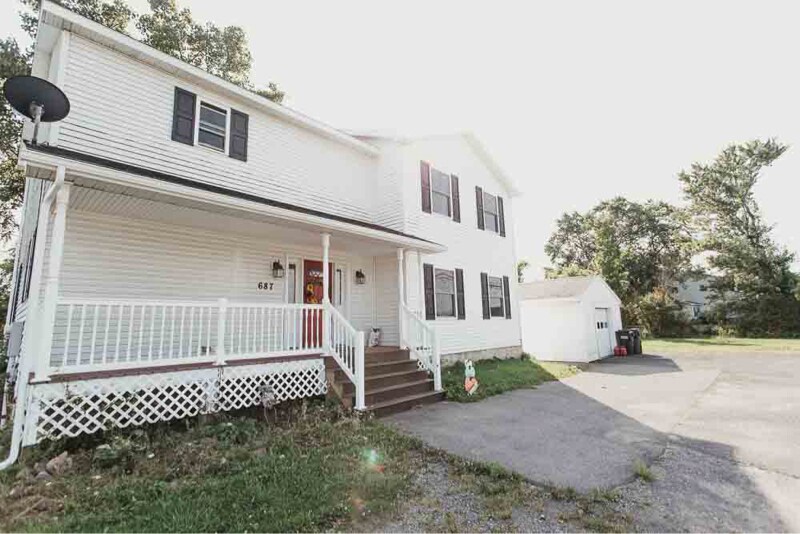 Building Photo - 687 Western Turnpike