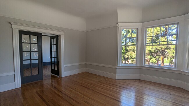 Living/Dining - 1201 Willard St