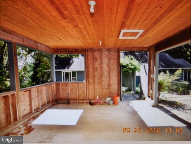 Building Photo - 8 Azalea Ln