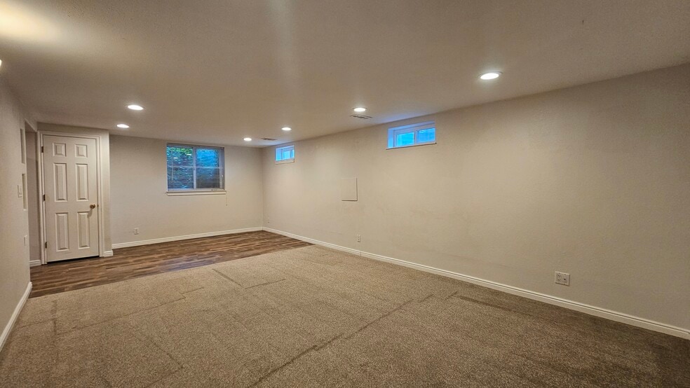 Building Photo - 512 E 5900 S