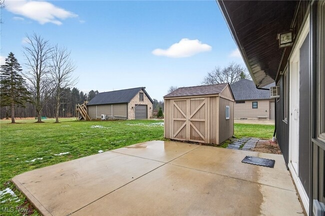 Building Photo - 3863 Wiltshire Rd