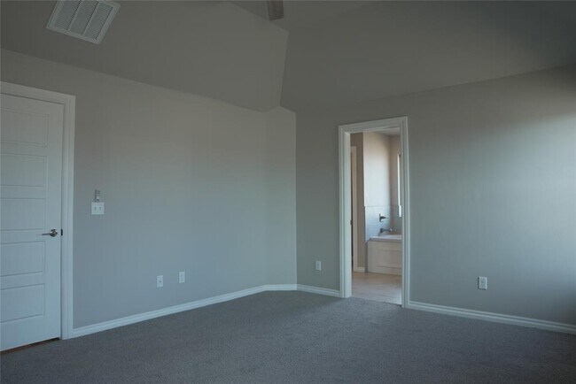 Building Photo - 5216 Bing Cir