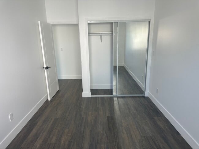 Building Photo - 10859 Nettleton St