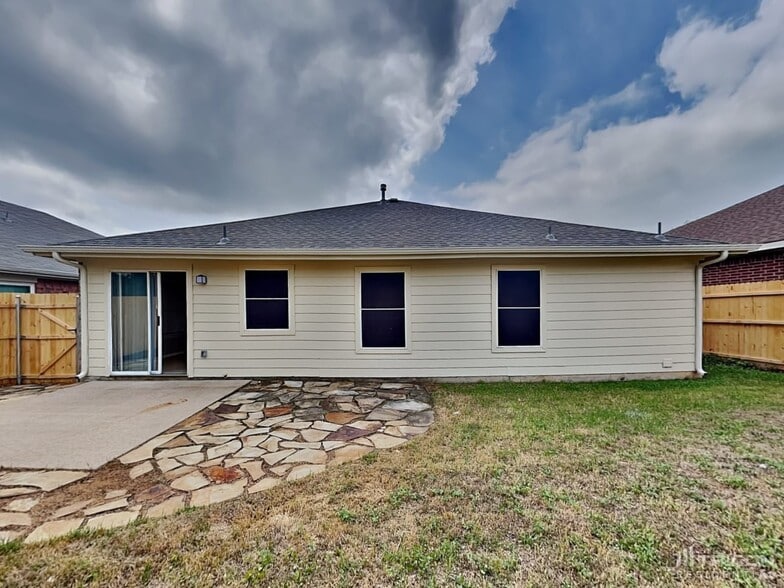 Building Photo - 4716 Shell Ridge Dr
