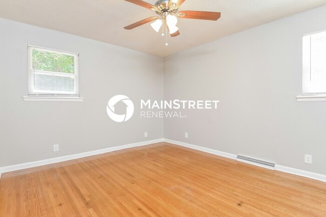 Building Photo - 2905 Westview Dr