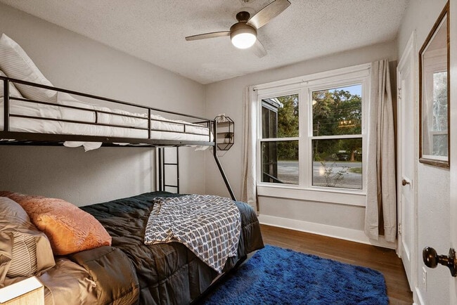 Building Photo - 2 Mead Dr