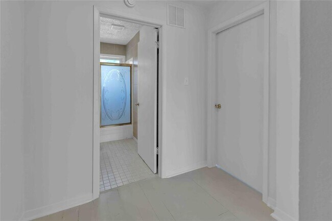 Building Photo - 5210 Woodrow Ave