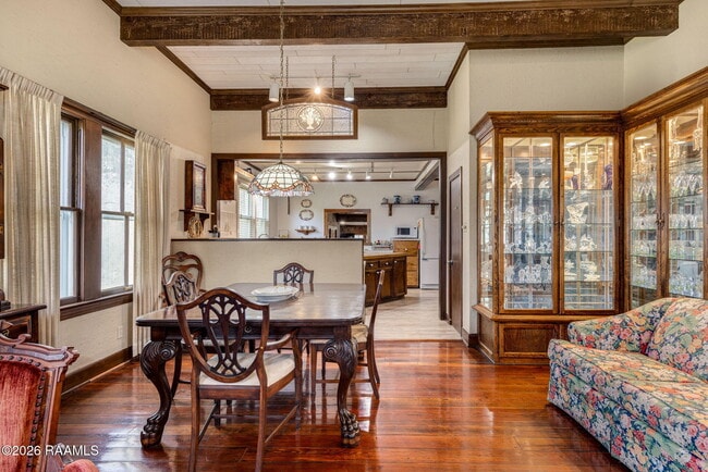 Building Photo - 411 Wiggins Rd