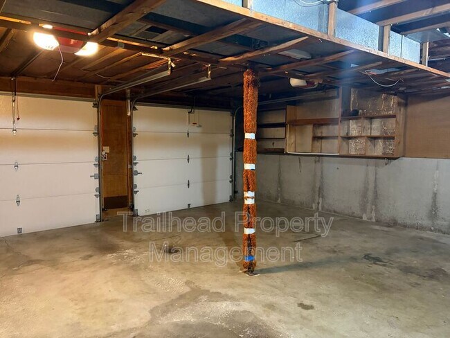 Building Photo - 8923 N Walnut St