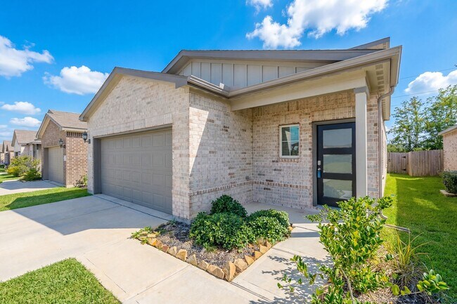 Building Photo - 100 Ashe Juniper Wy