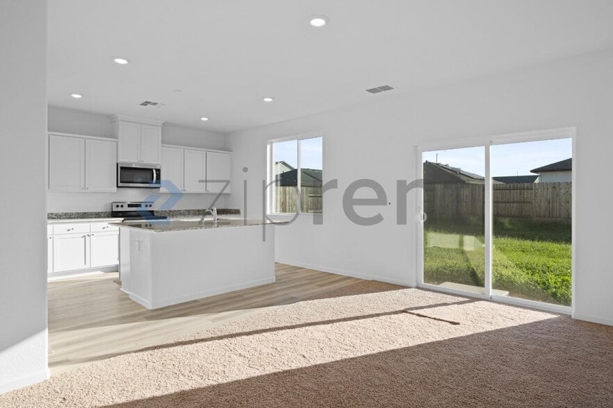 Building Photo - 10512 Santana Ln