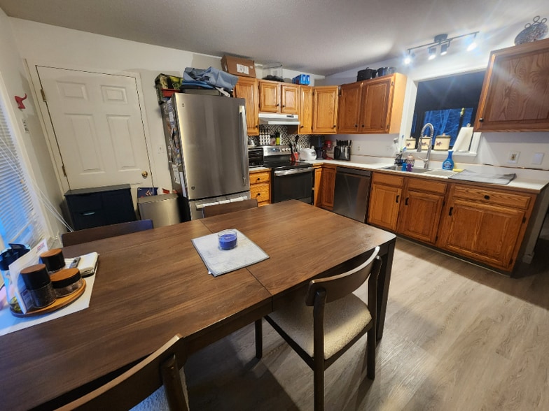 Building Photo - 205 Forest Dr