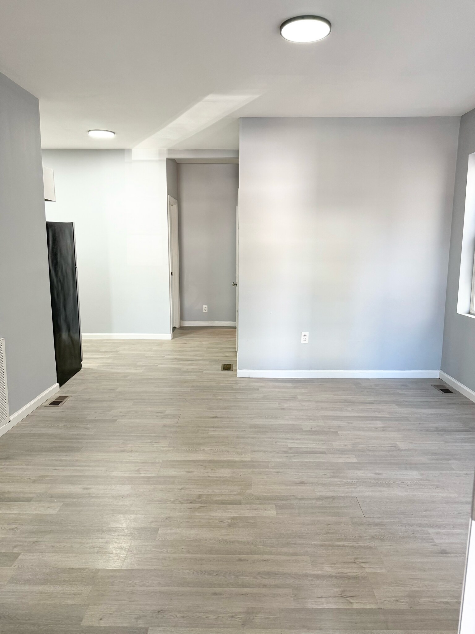 Building Photo - 110 Montgomery St