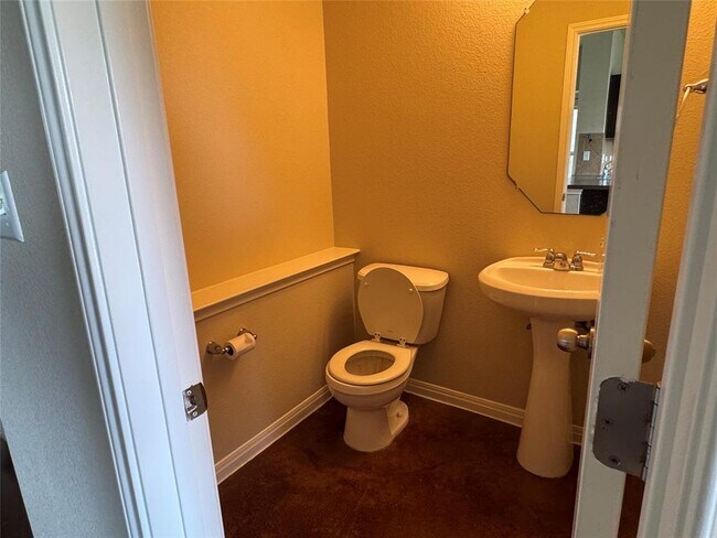 Building Photo - 4503 Esper Ln