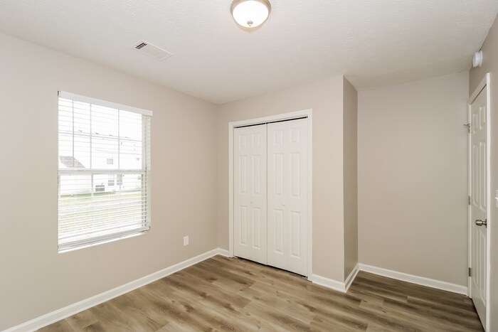 Building Photo - 191 Marsh Glen Dr