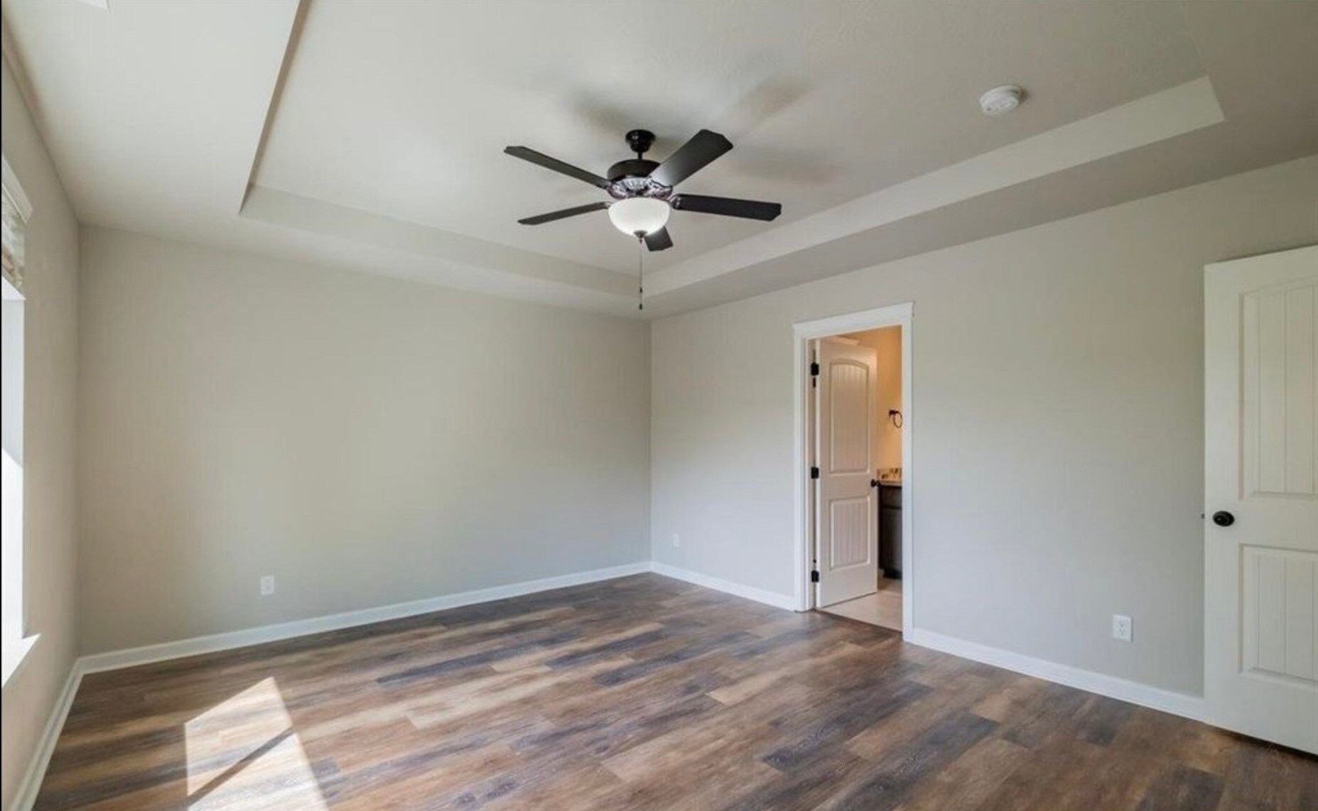 Building Photo - 4164 Sagecrest Dr NE