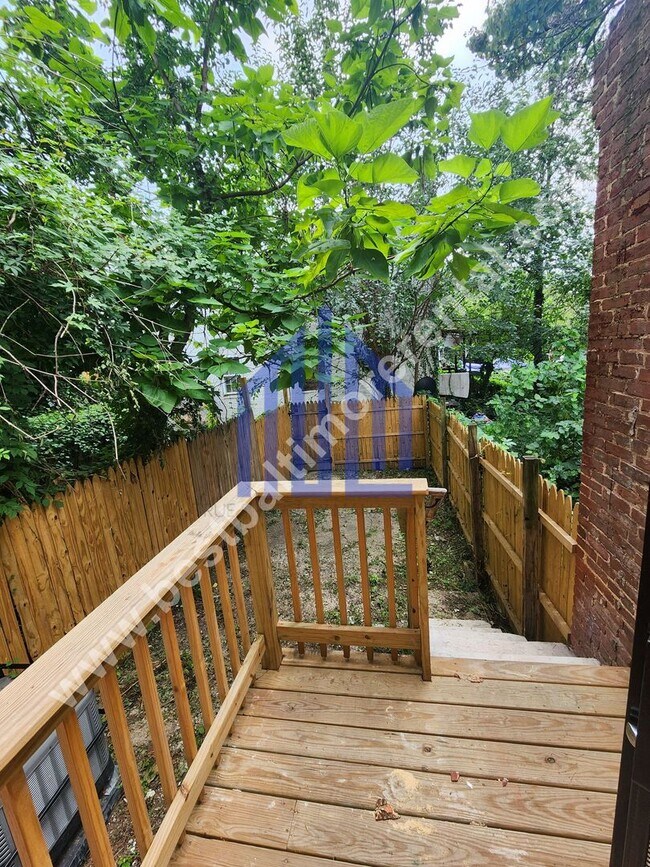 Building Photo - 3 bed 1 bath Home in West Baltimore
