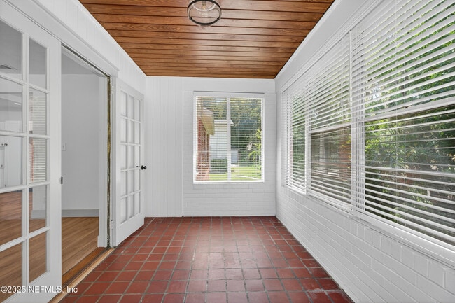 Building Photo - 1519 Belmonte Ave