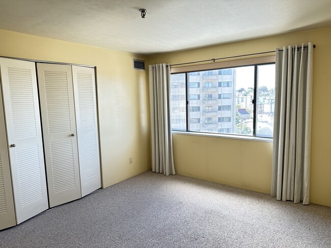 Building Photo - 376 Ocean Ave